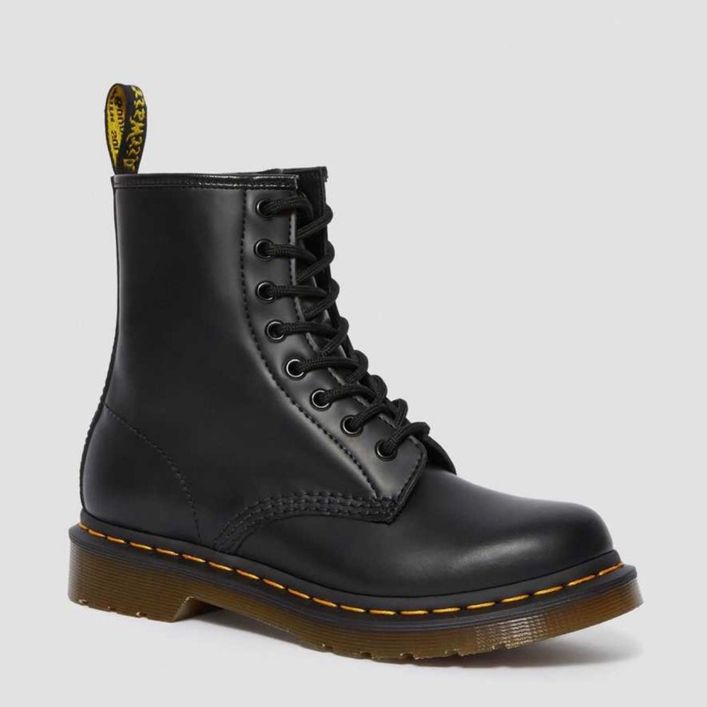 Dr. Martens 1460 Women’s Leather Boots size 6
